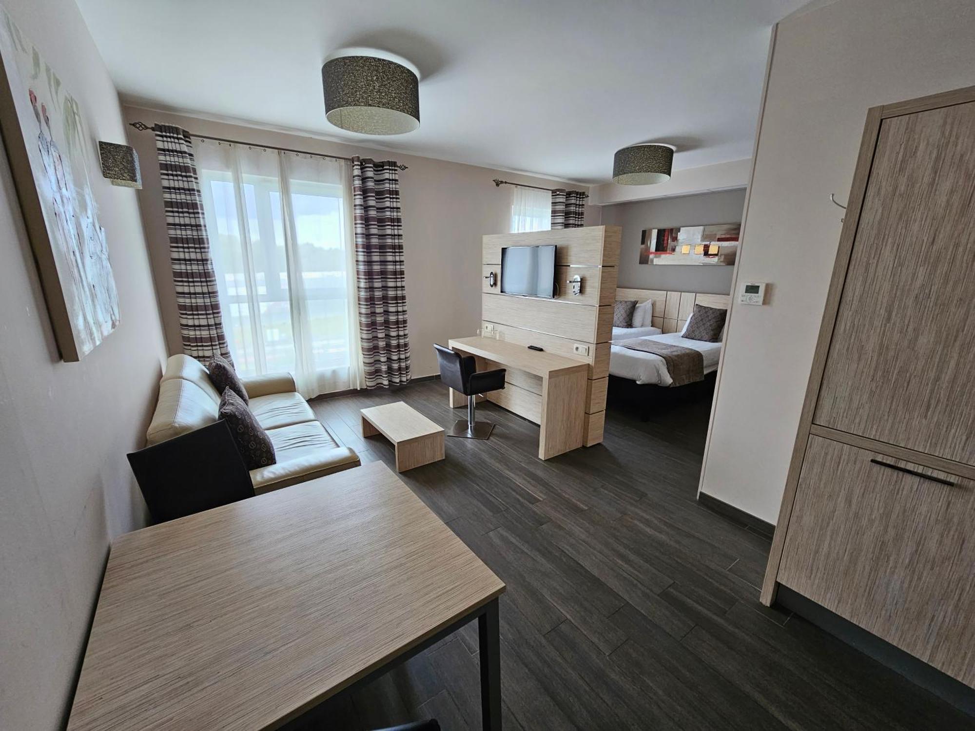 Ibis Styles Charleroi Airport Aero 44 Hotel Exterior photo